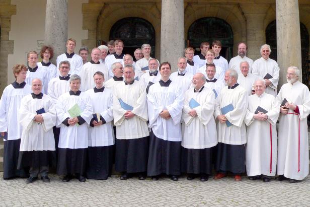 erinnerungsphoto.choralscholatreffen.himmelfahrt.2005.mater.dolorosa.klein.jpg